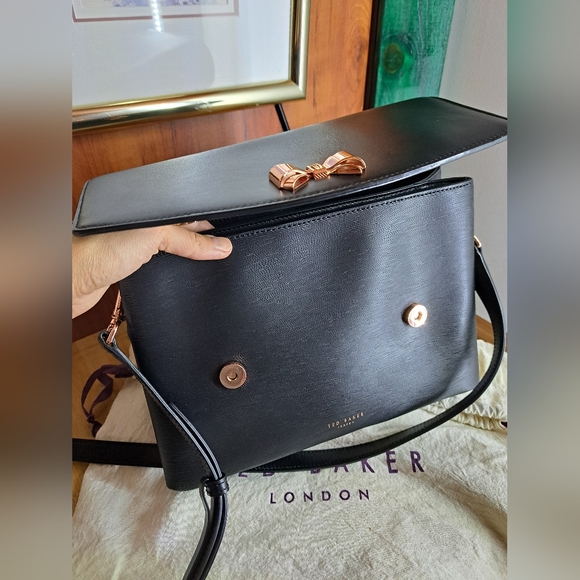 Cute Ted Baker black leather bag with shoulder strap, dust bag, mint condition - Picture 2 of 13